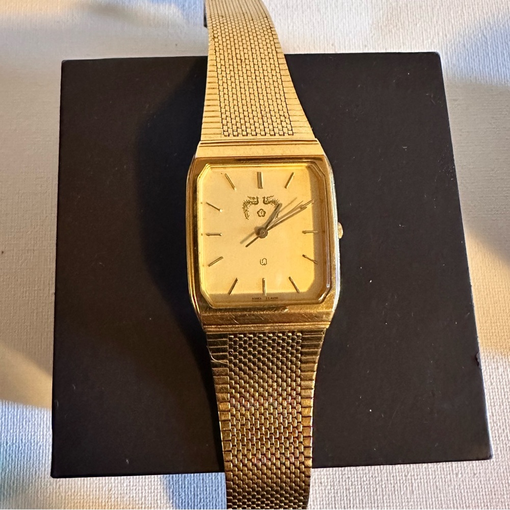 Vintage 1980’s Gold Tone Watch
